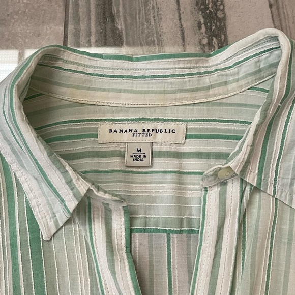 Banana Republic Fitted Button Down - Picture 3 of 5